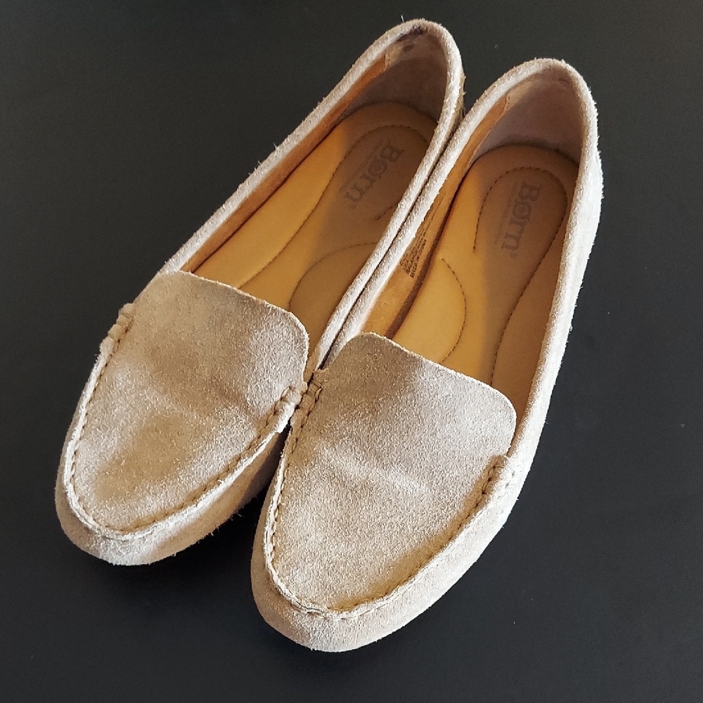 Born Women's Beige Suede Flats